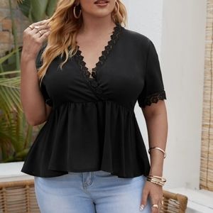 ⚡2/$20⚡1XL Plus Lace Panel Solid Peplum Blouse - SHEIN
